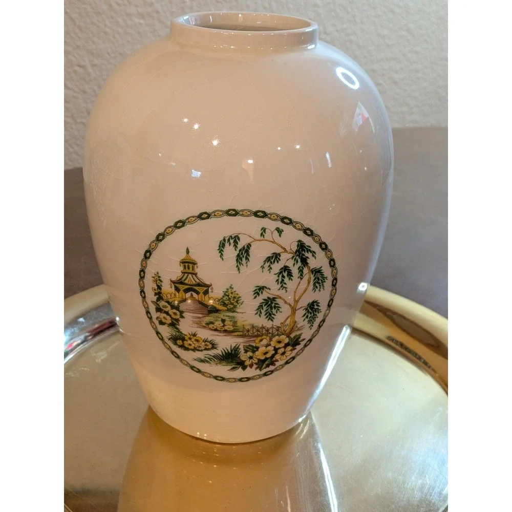 Beautiful Vintage White Crackle Mid-Century Glaze Chinoiserie Pagoda Vase 10